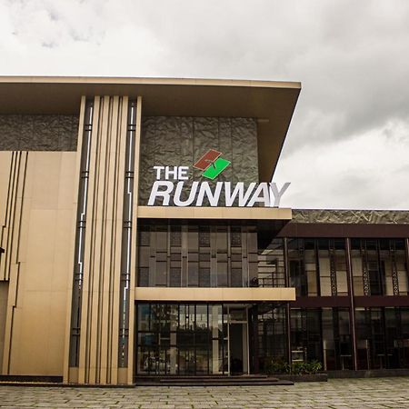 The Runway Hotel Kochi Eksteriør billede