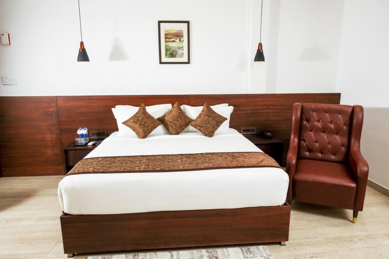 The Runway Hotel Kochi Eksteriør billede