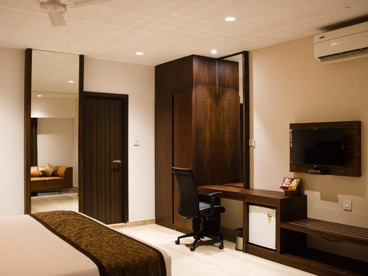 The Runway Hotel Kochi Eksteriør billede